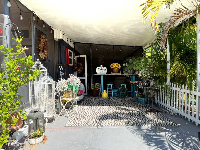 374 Teakwood Dr a Ellenton, FL Mobile or Manufactured Home for Sale